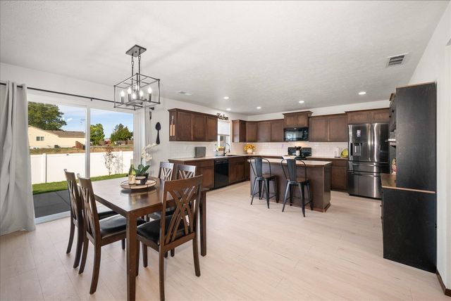 427 N Calvin Ln, Spokane Valley, WA 99216
