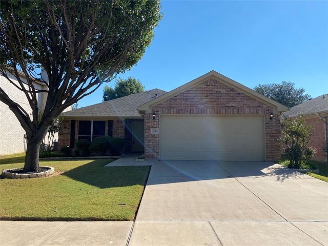 1835 Woodchase Drive, Fort Worth, TX 76120