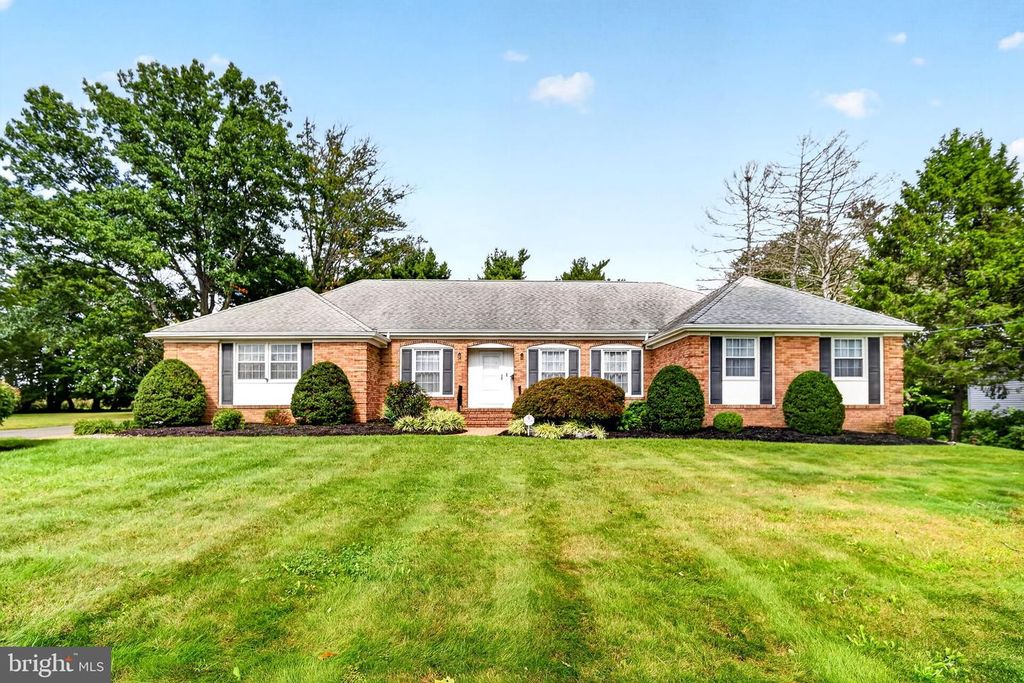 140 PLAINSBORO RD, CRANBURY, NJ 08512 — exterior