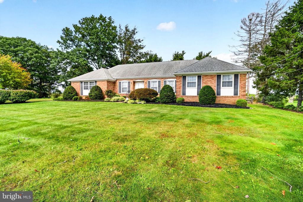 140 PLAINSBORO RD, CRANBURY, NJ 08512 — photo 2