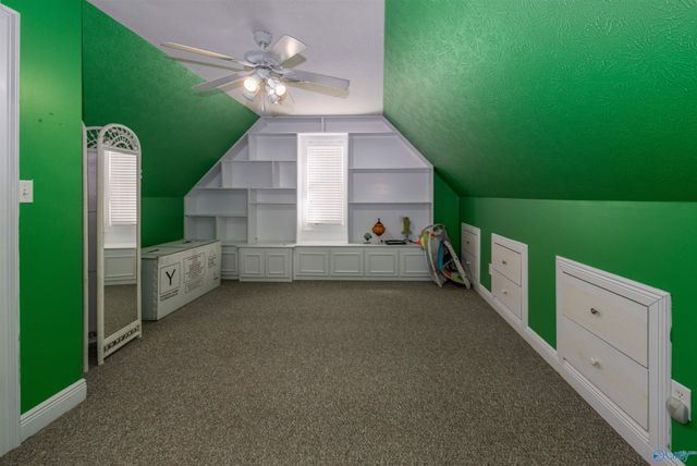 1252 Canoe Creek Road, Rainbow City, AL 35906