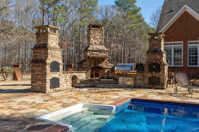 1252 Canoe Creek Road, Rainbow City, AL 35906
