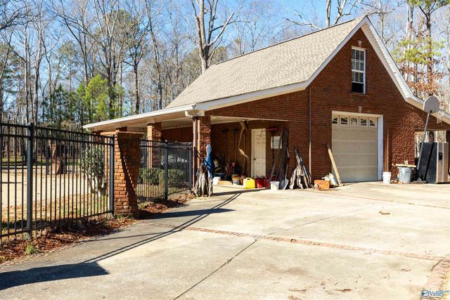1252 Canoe Creek Road, Rainbow City, AL 35906