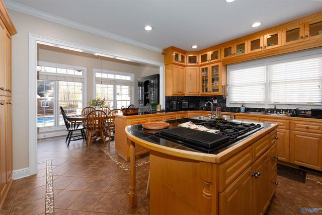 1252 Canoe Creek Road, Rainbow City, AL 35906