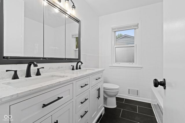 1532 Weslow Court, Anderson, IN 46011