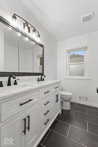 1532 Weslow Court, Anderson, IN 46011
