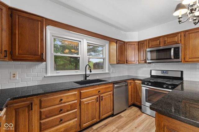 1532 Weslow Court, Anderson, IN 46011