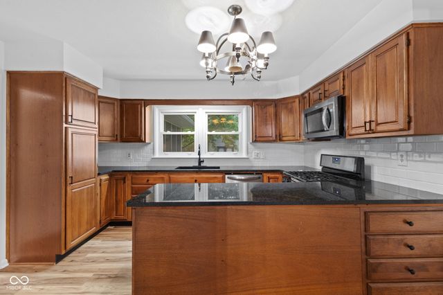 1532 Weslow Court, Anderson, IN 46011