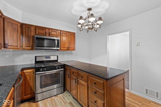 1532 Weslow Court, Anderson, IN 46011