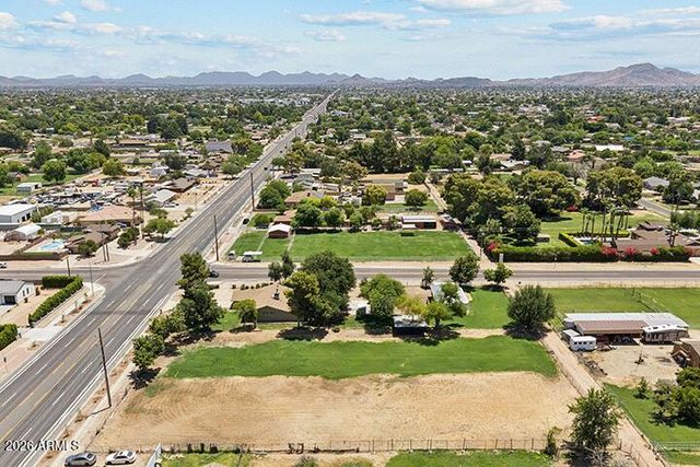4701 W GREENWAY Road, Glendale, AZ 85306