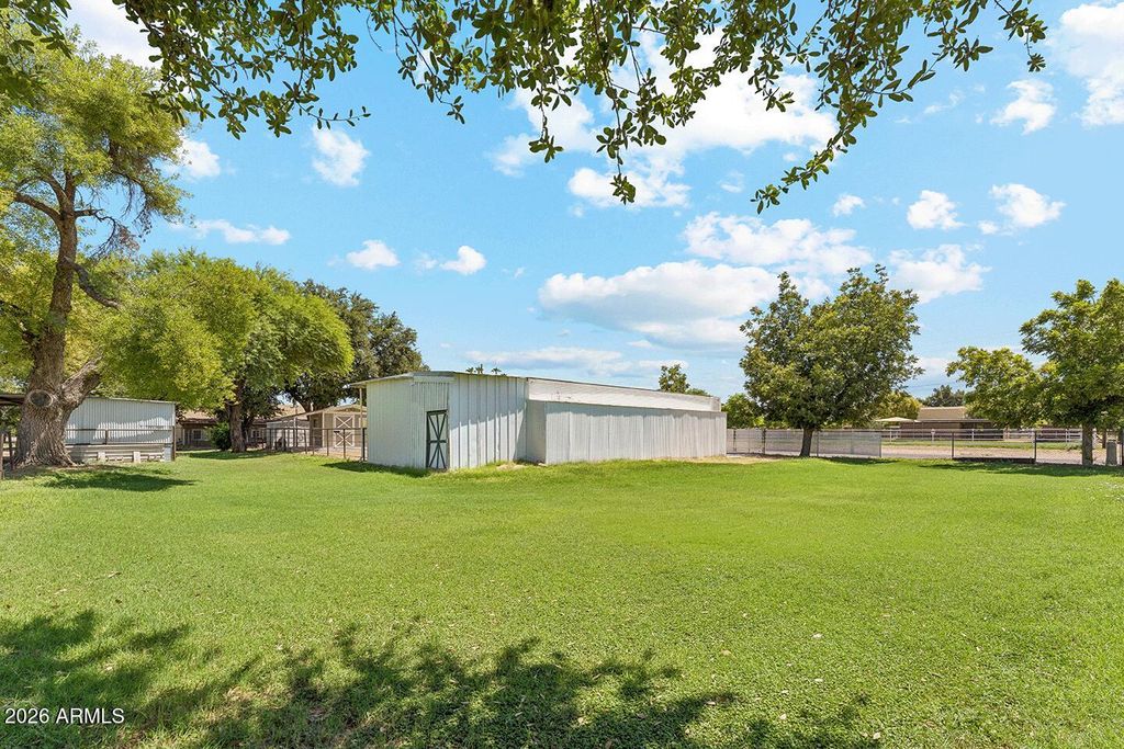 4701 W GREENWAY Road, Glendale, AZ 85306 — photo 2
