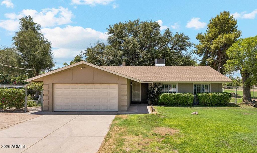 4701 W GREENWAY Road, Glendale, AZ 85306 — photo 3
