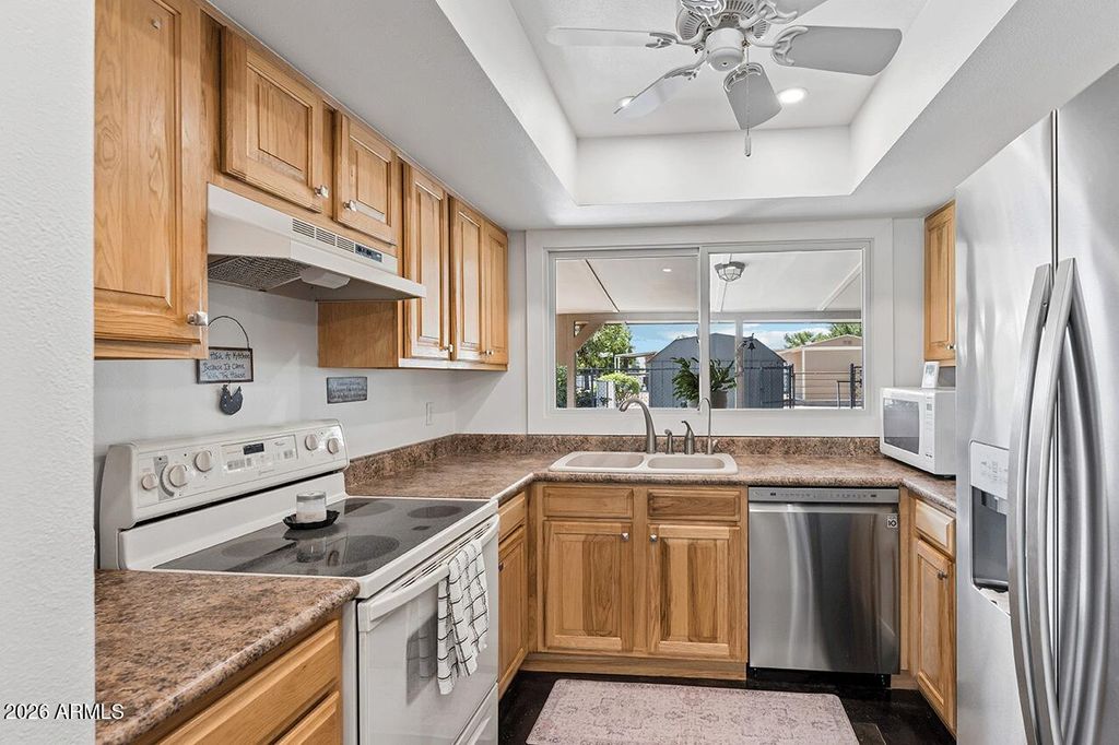 4701 W GREENWAY Road, Glendale, AZ 85306 — photo 4
