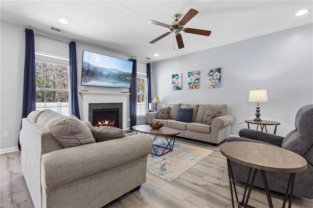 100 Seasons Walk CT, Yorktown, VA 23690