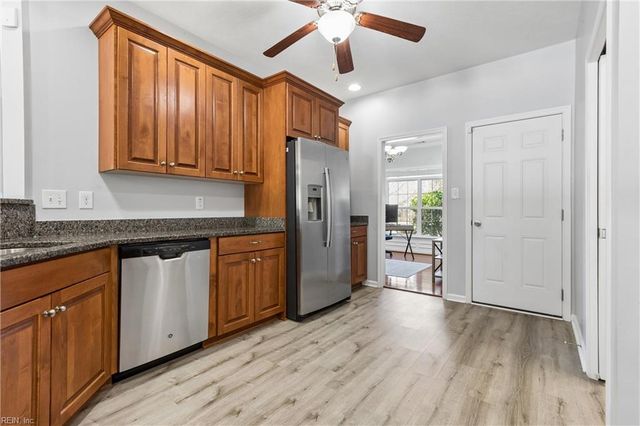 100 Seasons Walk CT, Yorktown, VA 23690