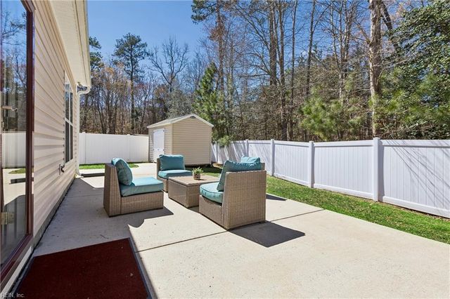 100 Seasons Walk CT, Yorktown, VA 23690