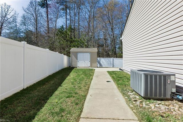 100 Seasons Walk CT, Yorktown, VA 23690