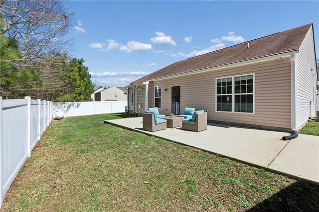 100 Seasons Walk CT, Yorktown, VA 23690