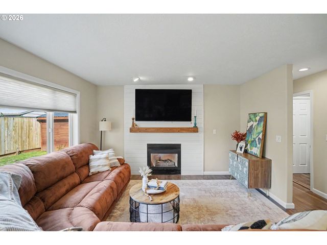 2337 MARGARETT St Nw, Salem, OR 97304