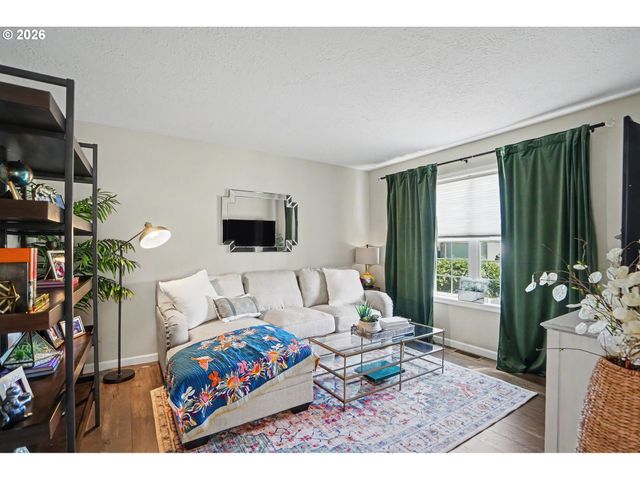 2337 MARGARETT St Nw, Salem, OR 97304