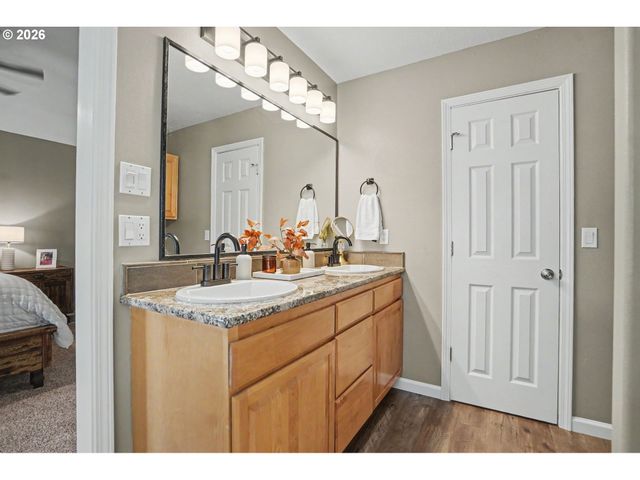 2337 MARGARETT St Nw, Salem, OR 97304