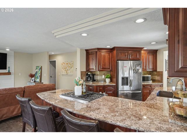 2337 MARGARETT St Nw, Salem, OR 97304