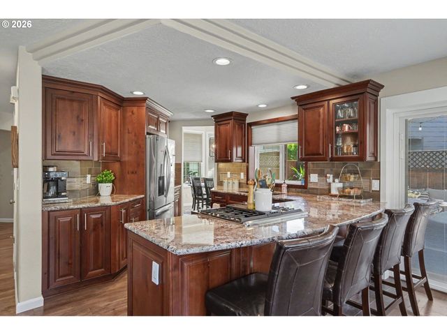 2337 MARGARETT St Nw, Salem, OR 97304