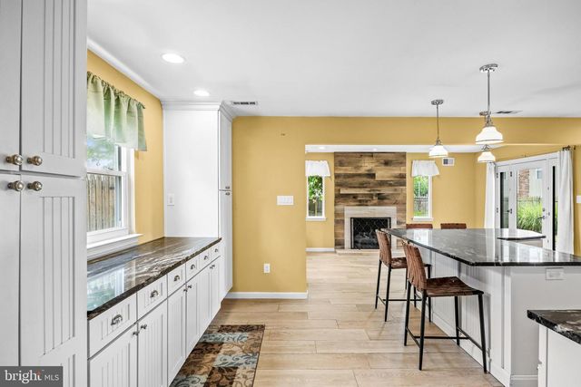 118 ROBINS RUN E, Swedesboro, NJ 08085