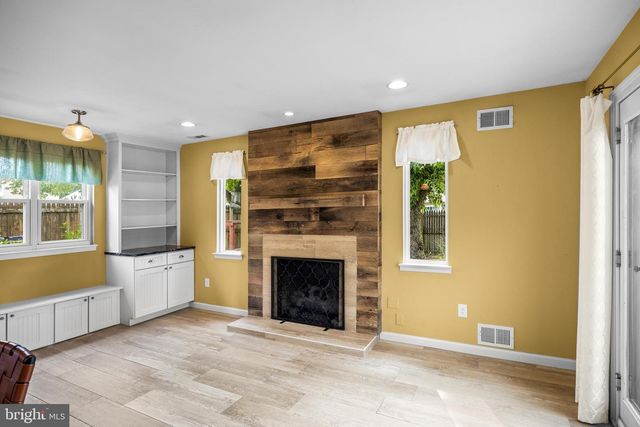 118 ROBINS RUN E, Swedesboro, NJ 08085