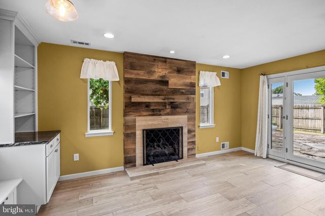 118 ROBINS RUN E, Swedesboro, NJ 08085