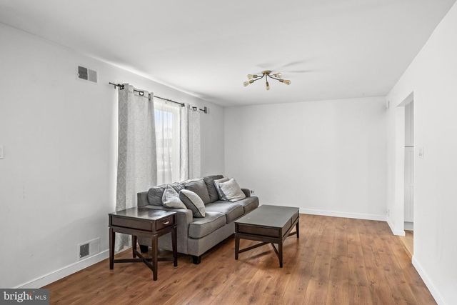 118 ROBINS RUN E, Swedesboro, NJ 08085