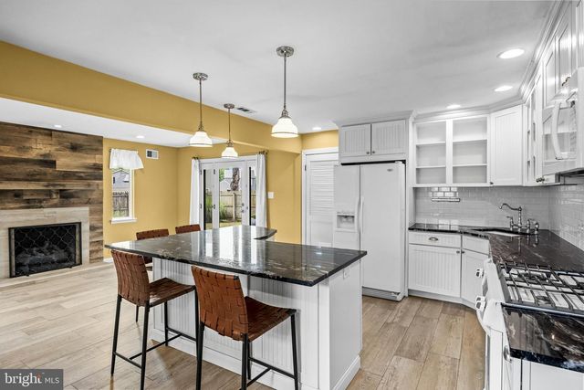 118 ROBINS RUN E, Swedesboro, NJ 08085