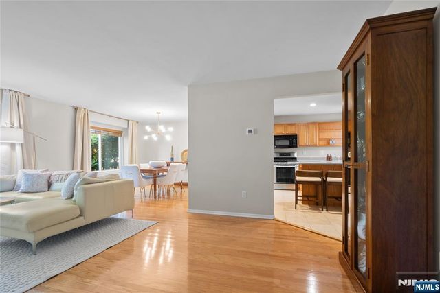 16 Franklin Court, Montville Township, NJ 07045