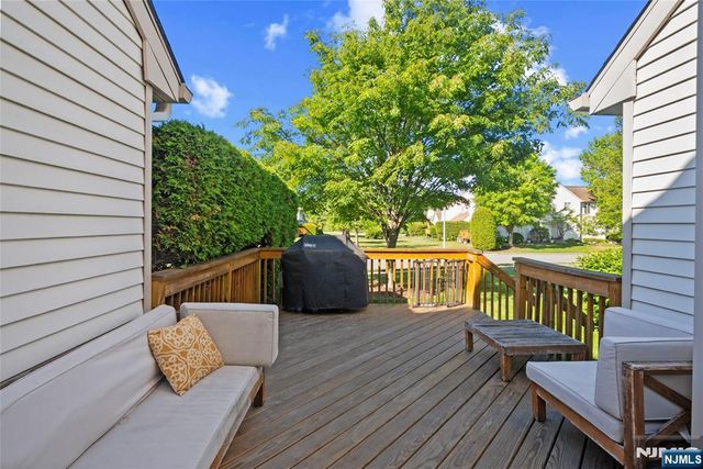 16 Franklin Court, Montville Township, NJ 07045