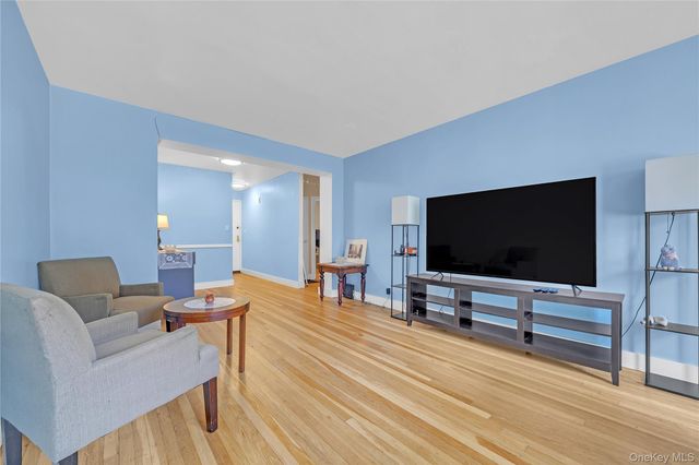 2830 Briggs Avenue 4F, Bronx, NY 10458