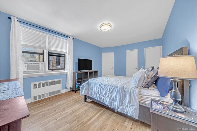 2830 Briggs Avenue 4F, Bronx, NY 10458