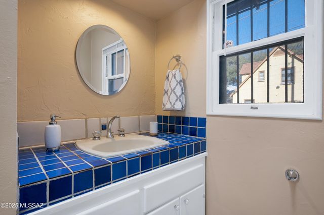 1045 N 3rd Avenue, Tucson, AZ 85705