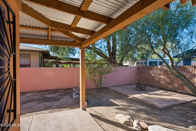 1045 N 3rd Avenue, Tucson, AZ 85705