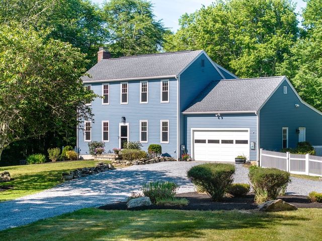 3 Barrett Dr, Mattapoisett, MA 02739