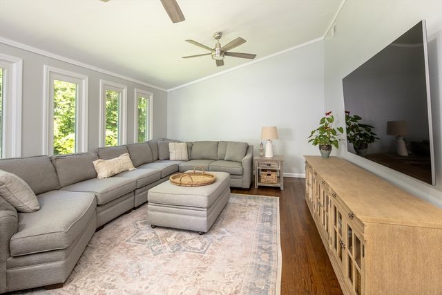 3 Barrett Dr, Mattapoisett, MA 02739