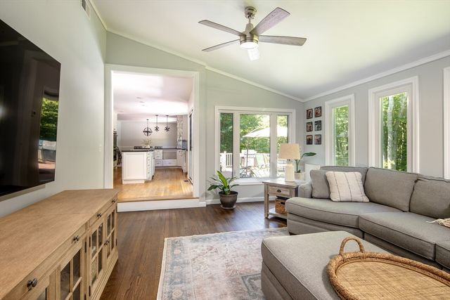 3 Barrett Dr, Mattapoisett, MA 02739