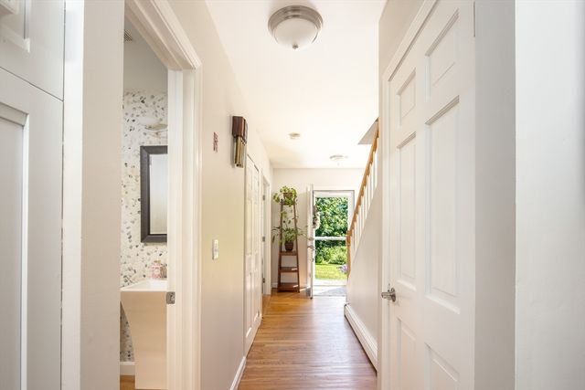 3 Barrett Dr, Mattapoisett, MA 02739