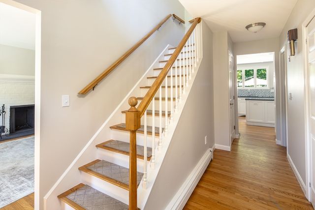 3 Barrett Dr, Mattapoisett, MA 02739