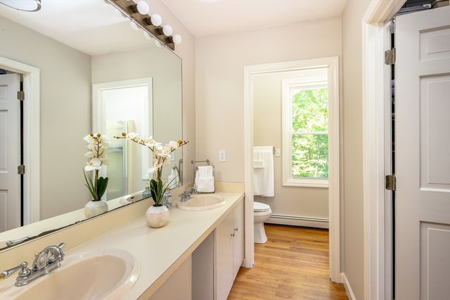 3 Barrett Dr, Mattapoisett, MA 02739