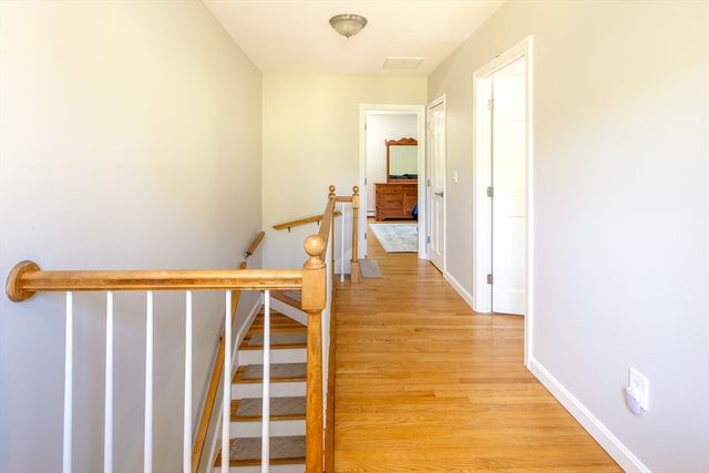 3 Barrett Dr, Mattapoisett, MA 02739
