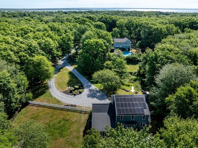 3 Barrett Dr, Mattapoisett, MA 02739