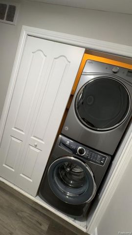 4103 Detroit Street, Dearborn Heights, MI 48125