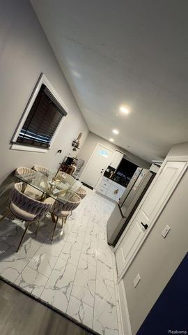 4103 Detroit Street, Dearborn Heights, MI 48125