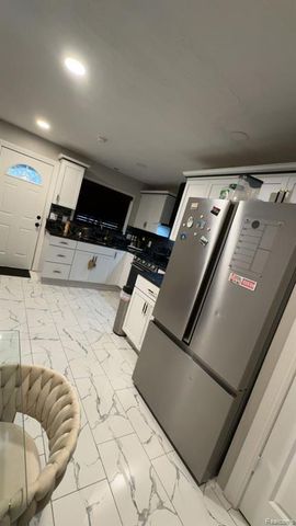 4103 Detroit Street, Dearborn Heights, MI 48125