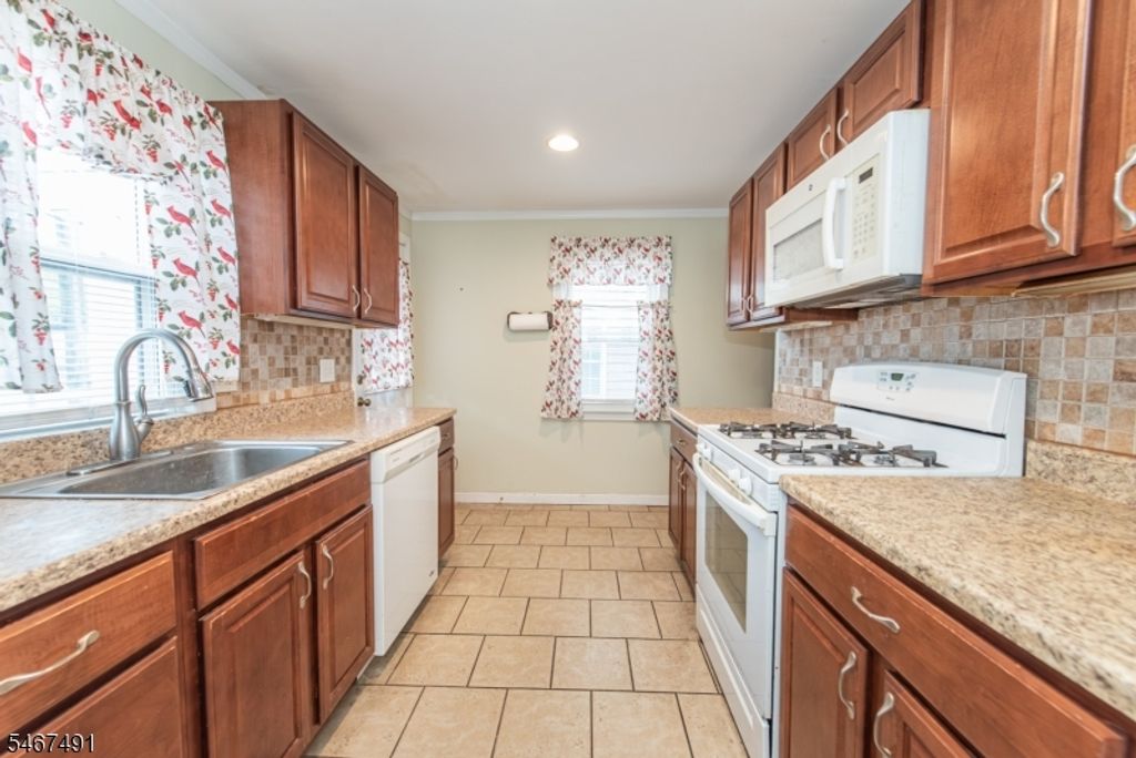 45 Orchard St, Pompton Lakes Boro, NJ 07442 — photo 3